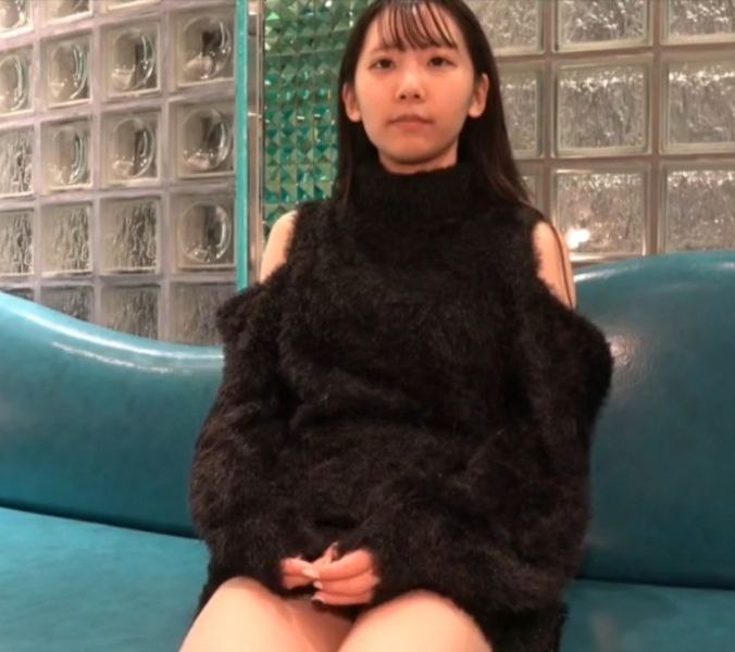 MOGI-081-C こう見えて照れ屋なドスケベ娘がそこら中でイキまくり汁出しまくり！青姦·リモバイ声我慢デート